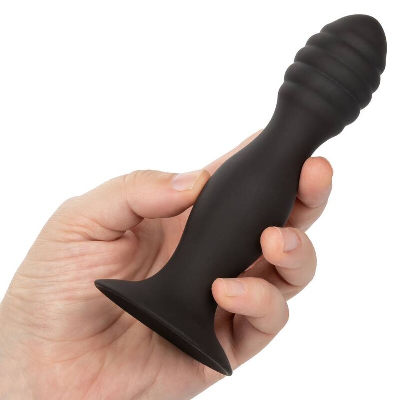 Μαύρο πρωκτικό dildo Calexotics Ribbed Anal Stud με ραβδώσεις και βάση με βεντούζα, μήκος 13 cm